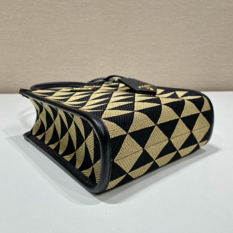 Pra*a tote bags